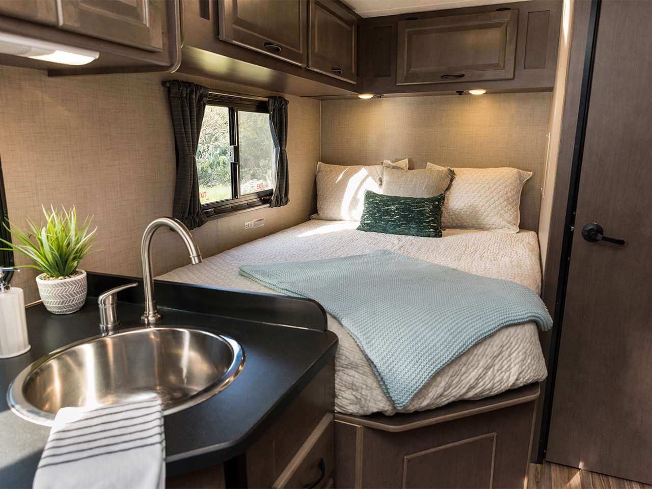 Thor Majestic 23A from frankline used rvs