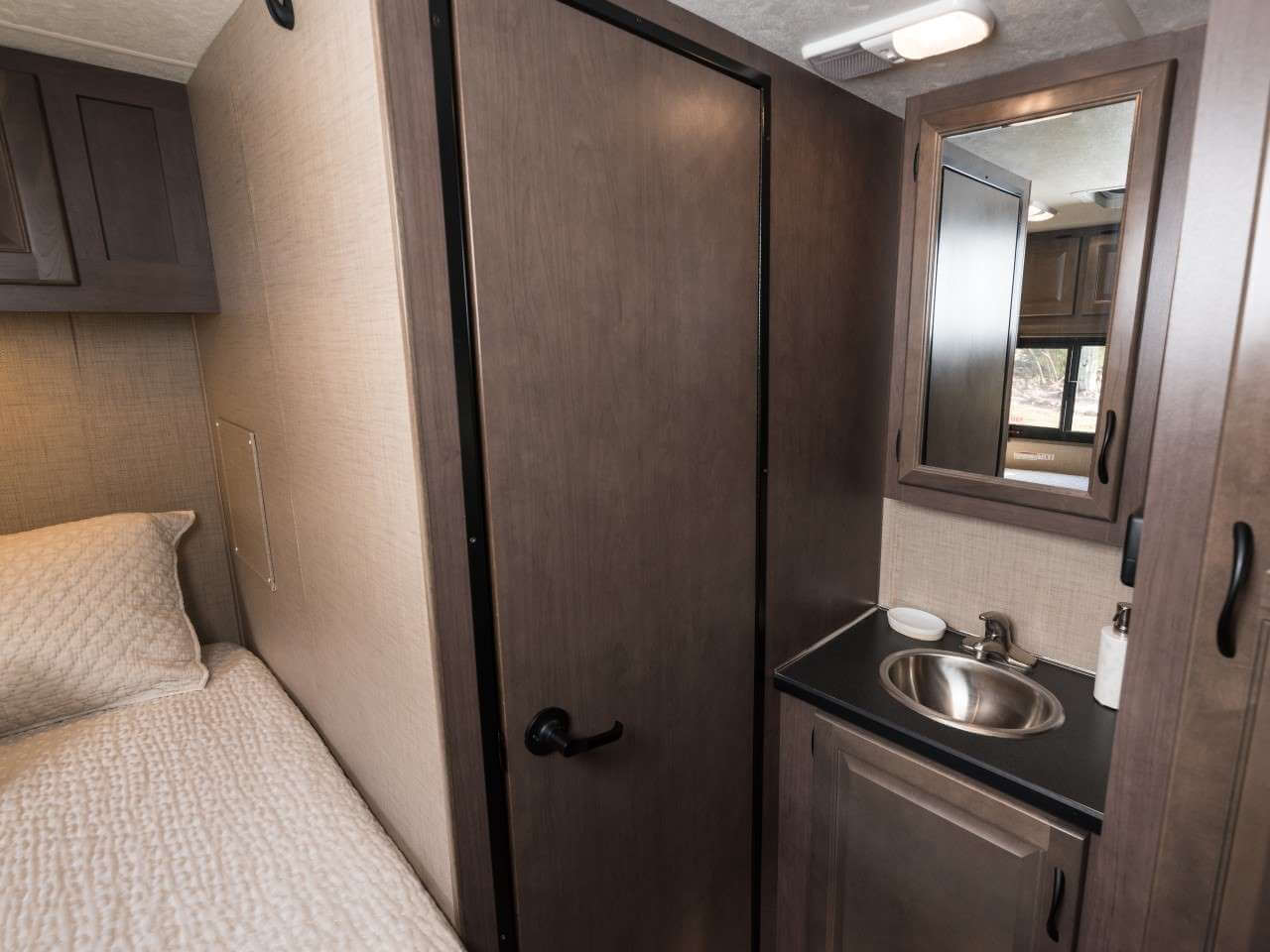 Thor Majestic 23A from frankline used rvs