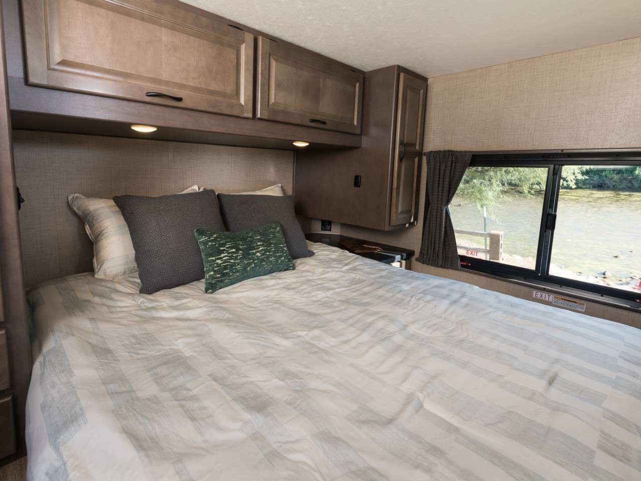 Thor Majestic 28A from frankline used rvs